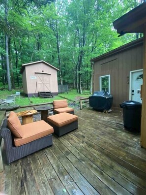 Terrace/patio - *Millstone Cottage w/Lake & Pool access, Wi-Fi (Preston County)