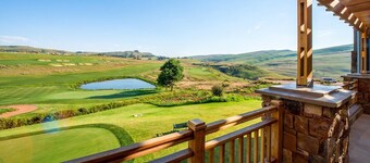 Luxury 3-bedroom house in welcoming Dullstroom with WiFi