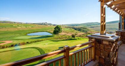 Luxury 3-bedroom house in welcoming Dullstroom with WiFi