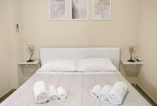 APARTMENT THE CORNER Nice and cozy, very close to the center.