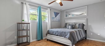 Spacious 5-bedroom house in charming New London, CT with WiFi & a Game Room.