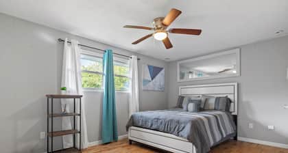 Spacious 5-bedroom house in charming New London, CT with WiFi & a Game Room.