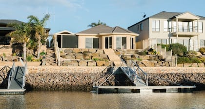 The Stately Way, Wallaroo