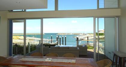 The Glass House, Port Vincent