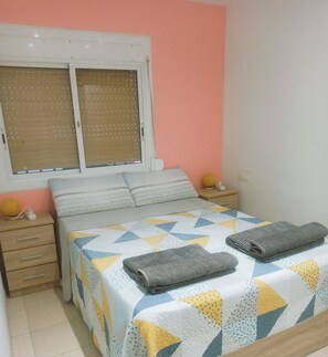 2 bedrooms, iron/ironing board, WiFi, bed sheets
