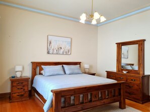 4 bedrooms, free WiFi - Serenity on Gilmore, Wallaroo (Wallaroo)
