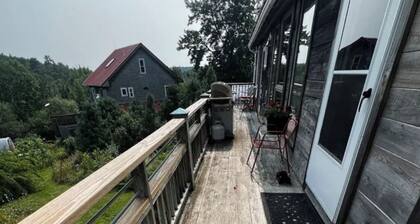 Welcoming 4 bed Loft on Organic Farm--Near MDI & Wilderness