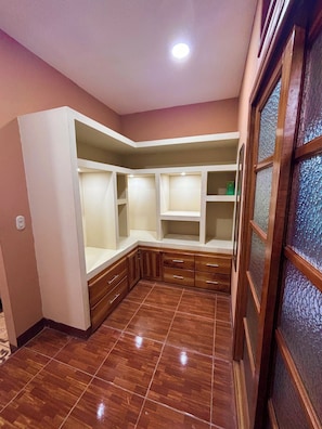 Family Studio Suite, Mountain View | Free WiFi