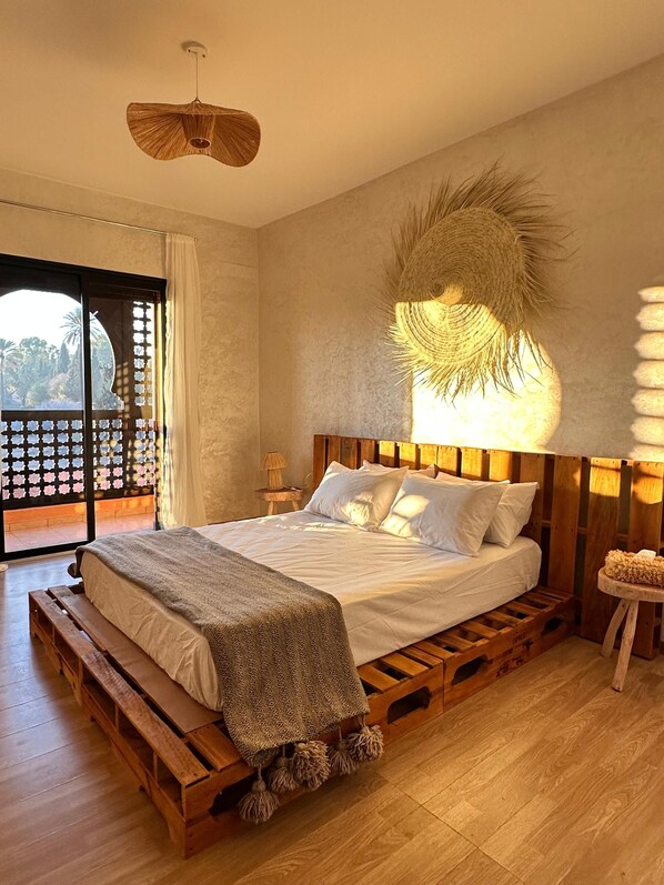 2 bedrooms, iron/ironing board, WiFi