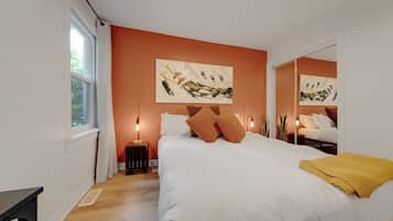 2 slaapkamers, een bureau, een strijkplank/strijkijzer, wifi