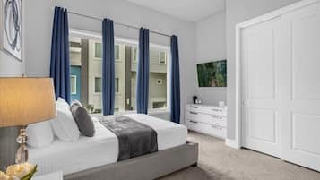 5 bedrooms, iron/ironing board, WiFi, bed sheets