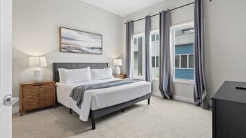 5 bedrooms, iron/ironing board, WiFi, bed sheets