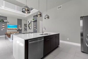 540f0d95-8d43-4082-ab2d-98ca1264da87 - INCREDIBLe Two-Story Home Near Disney (Kissimmee)