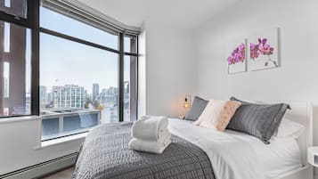 2 bedrooms, desk, iron/ironing board, travel crib