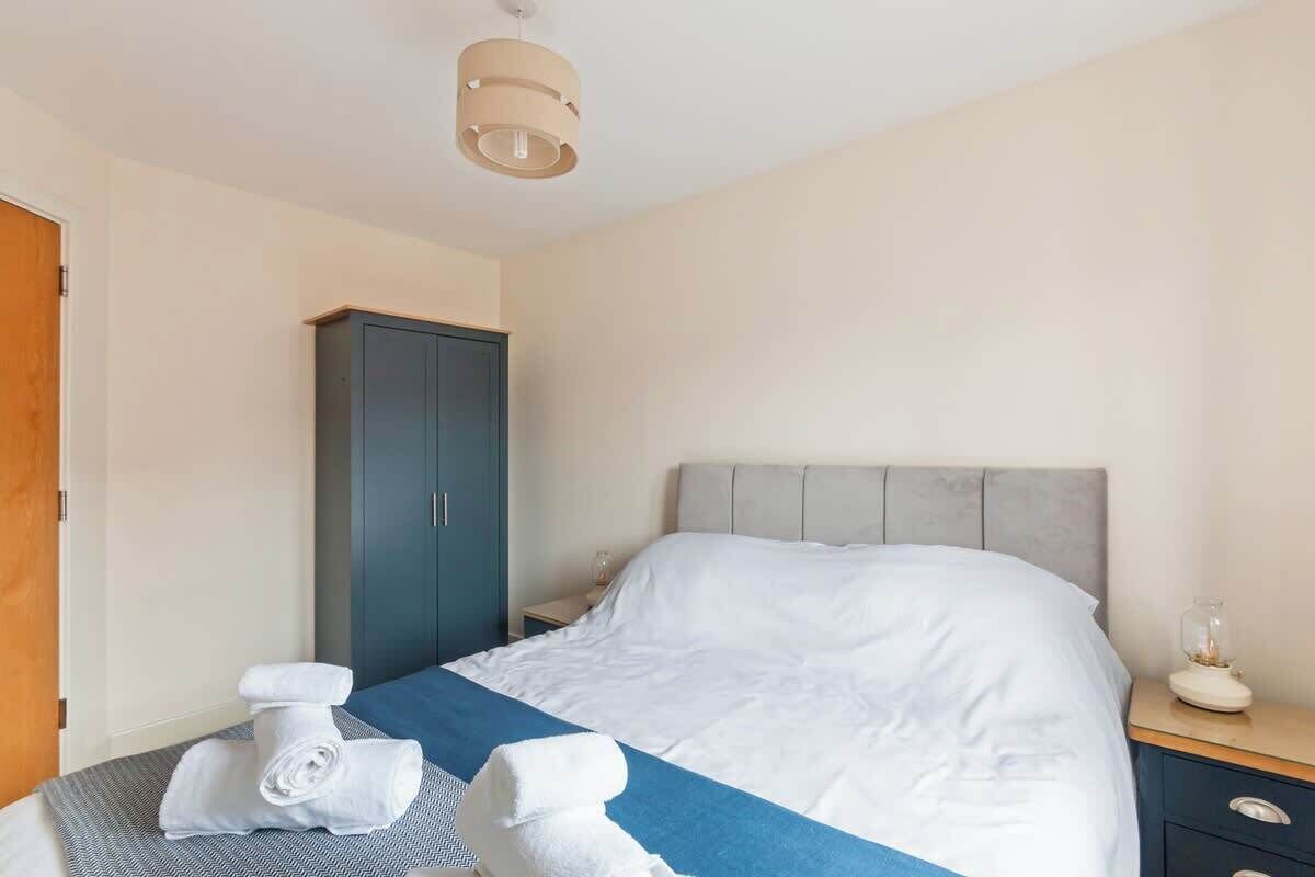 3 bedrooms, iron/ironing board, free WiFi, bed sheets