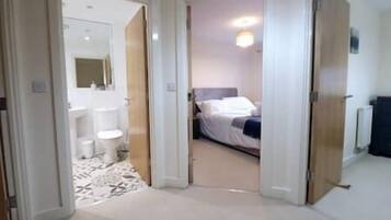 3 bedrooms, iron/ironing board, travel crib, free WiFi