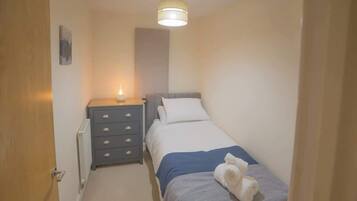 4 chambres, fer et planche à repasser, Wi-Fi gratuit, draps fournis