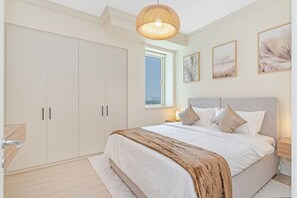 2 slaapkamers, een bureau, een strijkplank/strijkijzer, gratis wifi