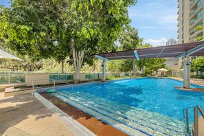 Alberca techada y alberca climatizada