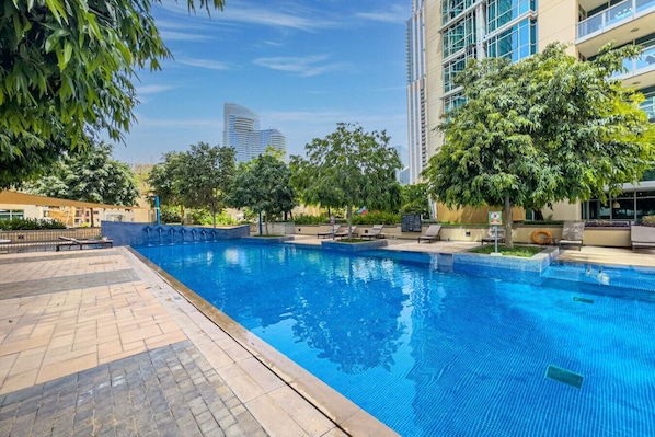 屋内プール、温水プール