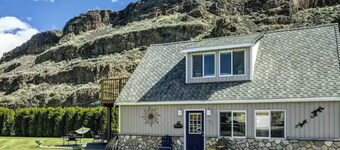 Cozy Cabin in Sunland Estates - 6 min to Gorge Amphitheater!