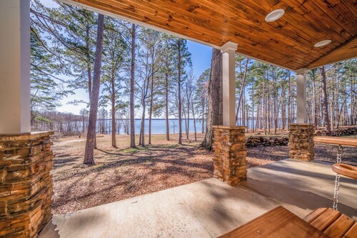 Selah Lodge!  Gorgeous Lakefront lodge on 170 Acres with 6 Bedrooms