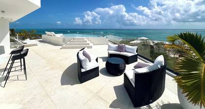 Aqualara Villa Luxury Island Retreat w/ Rooftop Lounge Pool