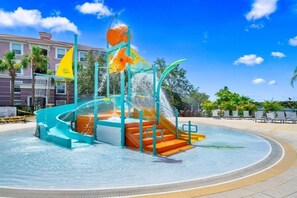 Pool - Orlando Resort Rentals Near Universal (Orlando)