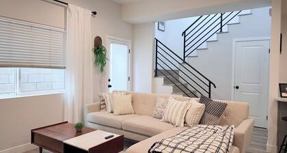 Modern Family Haven - Minutes from Disney Magic/Knotts and Saigon