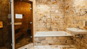 Business Double Room | Bilik Mandi