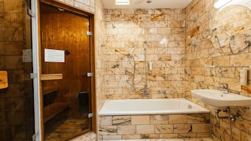 Business-dobbeltværelse | Badeværelse | Håndklæder