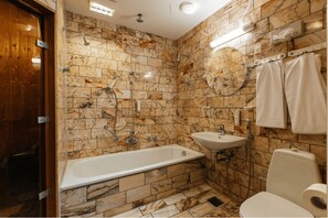 Business Double Room | Bathroom