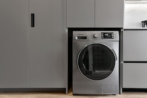 Gác tiện nghi đơn giản | Giặt ủi