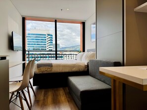 Loft (613) | 1 bedroom, iron/ironing board, free WiFi, bed sheets