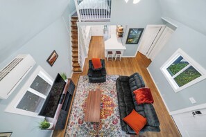 Televisión y chimenea 