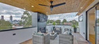 New Modern Town-Home with Stunning Rooftop Views