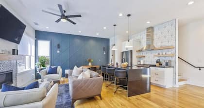 New Modern Town-Home with Stunning Rooftop Views