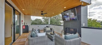 New Modern Town-Home with Stunning Rooftop Views