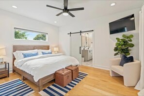 3 bedrooms, travel crib, WiFi, bed sheets