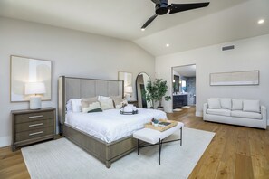 4 Schlafzimmer, B ügeleisen/Bügelbrett, WLAN, Bettwäsche