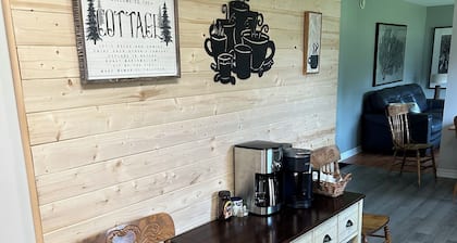 Crows Nest - cozy retreat on the Trans Canada Trail Miramichi River Access