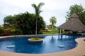 Outdoor pool - El Tigre Green Bay I Condos (Nuevo Nayarit)