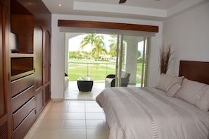 Departamento, 2 habitaciones, balcón, vista al campo de golf | Decoración personalizada, muebles diferentes y wifi gratis