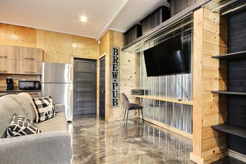 Cozy charming winter Studio for skiers Mt Ste-Anne @ 2 km and Le Massif @ 35km 