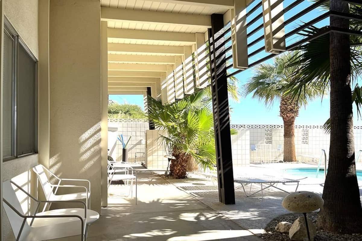 書桌、筆電工作空間、熨斗/熨衣板、免費無線上網