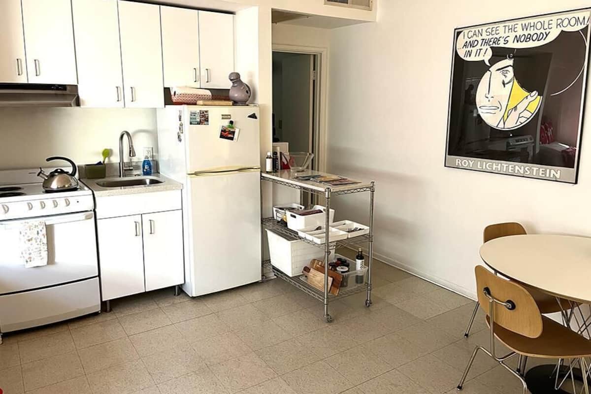 Refrigerador, microondas, horno, placa de cocina