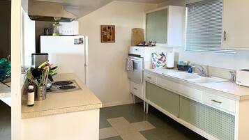 Comfort Apartment, 1 Bedroom, Patio, Mountain View #4 | Private kitchen | Fridge, microwave, oven, stovetop