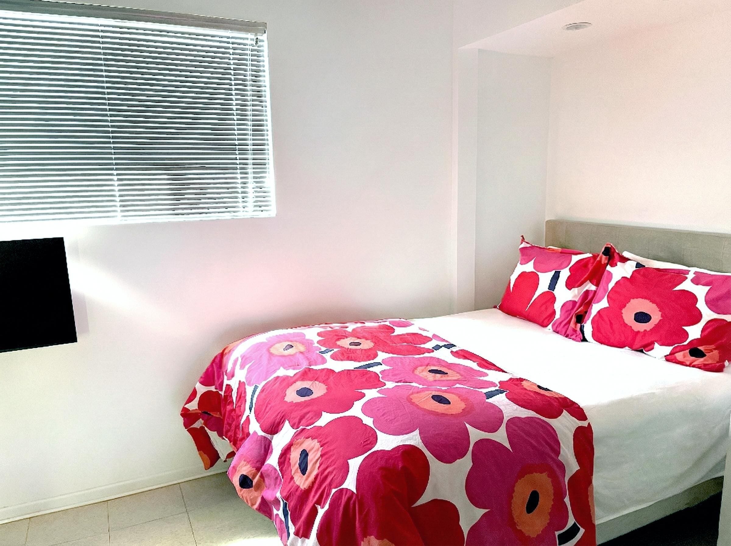 Bureau, espace de travail pour ordinateur portable