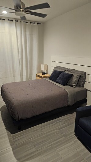 1 habitación, tabla de planchar con plancha, wifi y ropa de cama 
