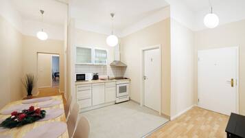 微波炉、烤箱、炉灶、洗碗机